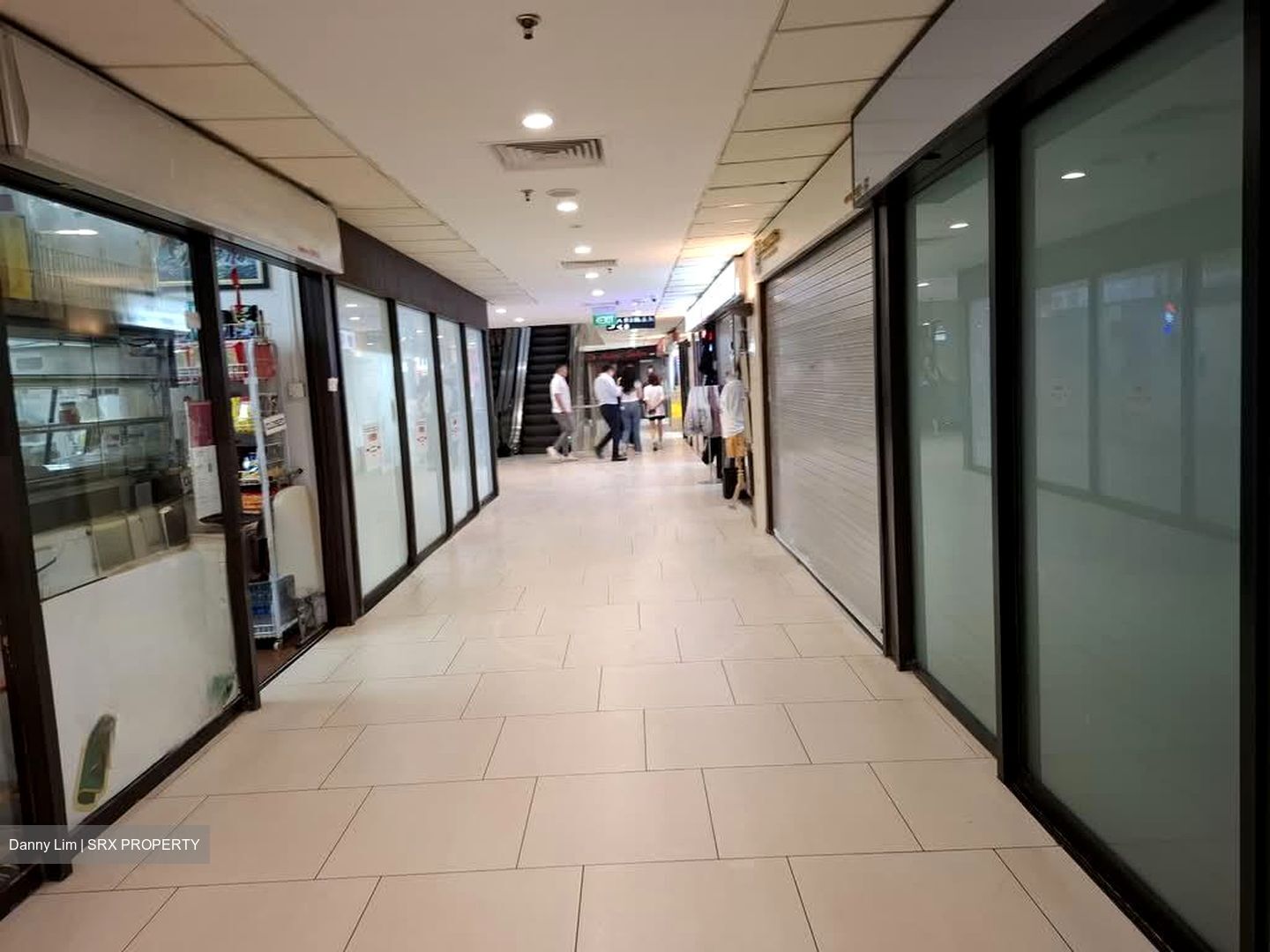 Lucky Plaza (D9), Shop House #567489301
